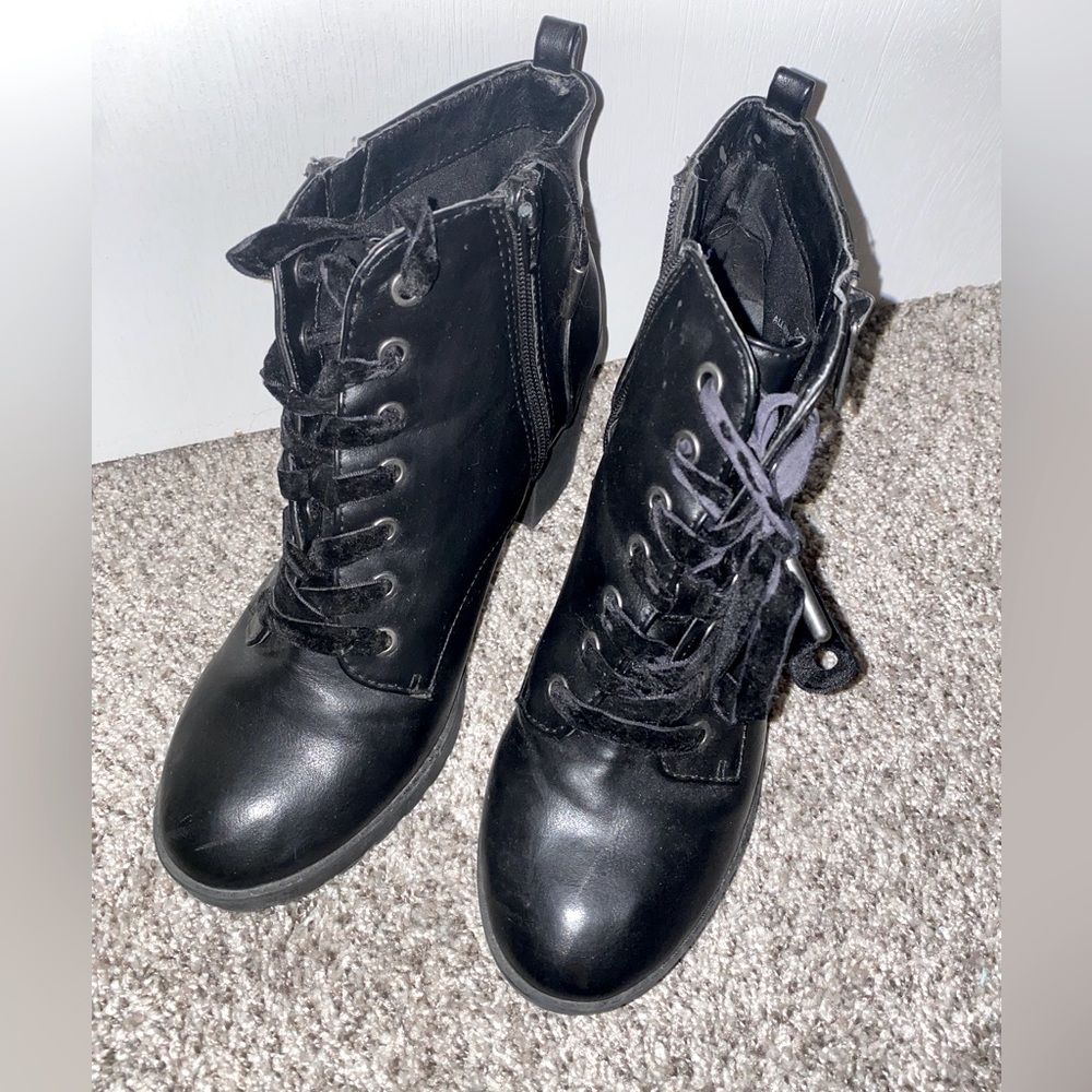Women’s size 10 Black Boots